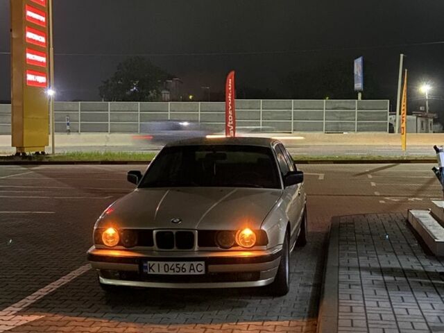 Серый БМВ 5 Серия, объемом двигателя 2 л и пробегом 333 тыс. км за 3500 $, фото 13 на Automoto.ua