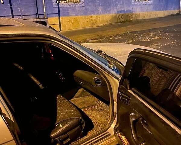 Серый БМВ 5 Серия, объемом двигателя 2.5 л и пробегом 300 тыс. км за 1550 $, фото 5 на Automoto.ua