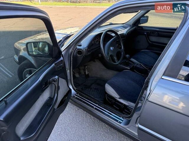 Серый БМВ 5 Серия, объемом двигателя 2 л и пробегом 295 тыс. км за 3000 $, фото 6 на Automoto.ua