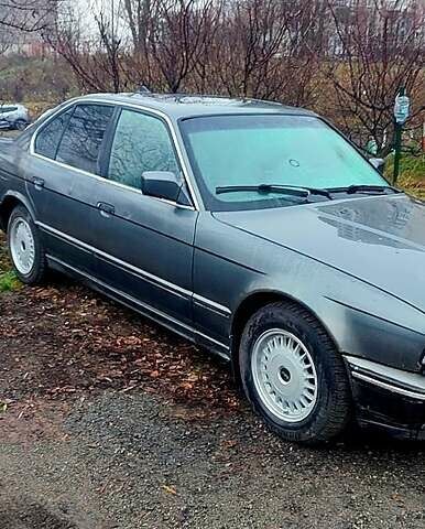 Серый БМВ 5 Серия, объемом двигателя 2 л и пробегом 111 тыс. км за 2600 $, фото 1 на Automoto.ua