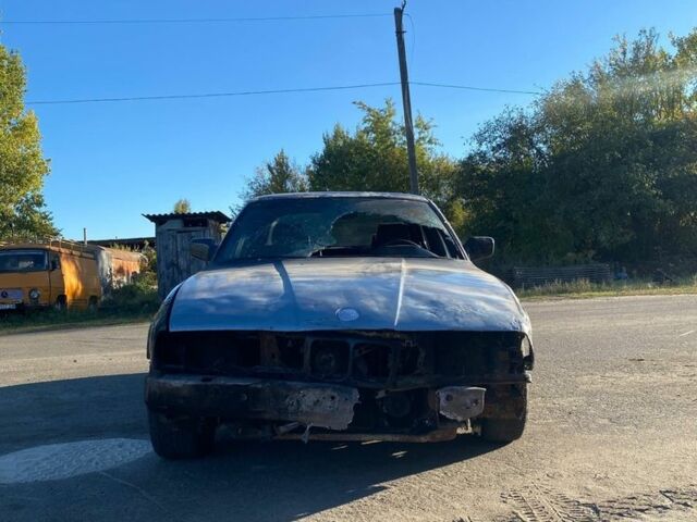 Серый БМВ 5 Серия, объемом двигателя 2 л и пробегом 400 тыс. км за 500 $, фото 1 на Automoto.ua