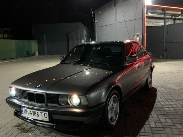 Серый БМВ 5 Серия, объемом двигателя 2 л и пробегом 3 тыс. км за 2200 $, фото 1 на Automoto.ua