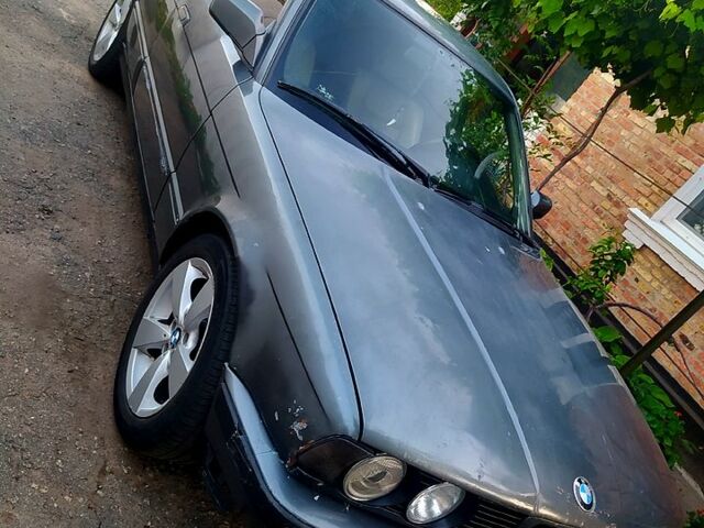 Серый БМВ 5 Серия, объемом двигателя 2.5 л и пробегом 380 тыс. км за 1700 $, фото 4 на Automoto.ua