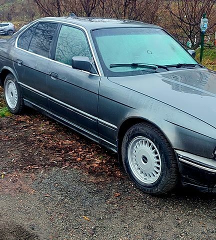 Сірий БМВ 5 Серія, об'ємом двигуна 2 л та пробігом 111 тис. км за 2600 $, фото 2 на Automoto.ua