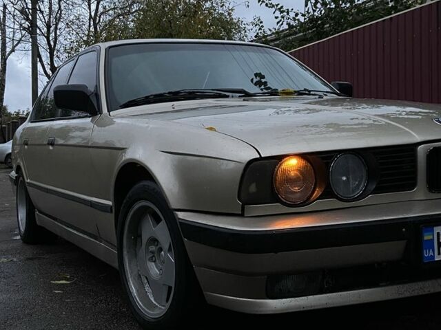 Серый БМВ 5 Серия, объемом двигателя 2 л и пробегом 333 тыс. км за 3500 $, фото 18 на Automoto.ua