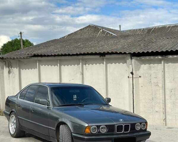 Серый БМВ 5 Серия, объемом двигателя 2 л и пробегом 258 тыс. км за 2700 $, фото 2 на Automoto.ua