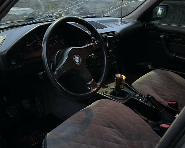 Серый БМВ 5 Серия, объемом двигателя 2.4 л и пробегом 400 тыс. км за 2500 $, фото 11 на Automoto.ua