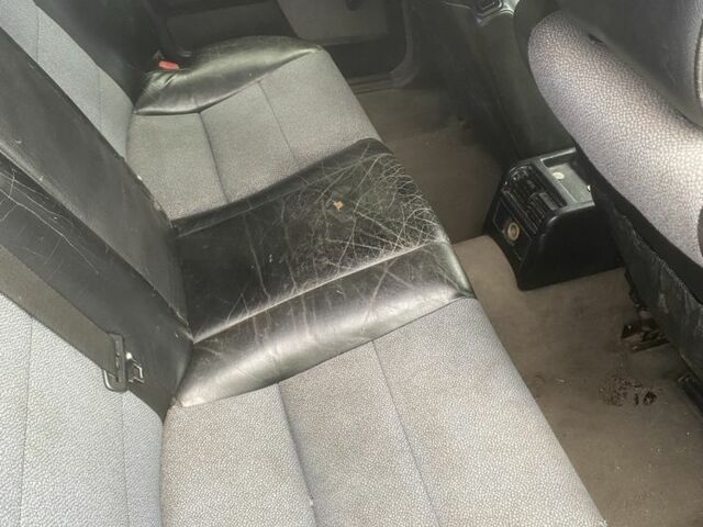 Серый БМВ 5 Серия, объемом двигателя 2 л и пробегом 500 тыс. км за 2400 $, фото 8 на Automoto.ua