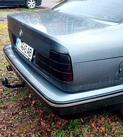 Сірий БМВ 5 Серія, об'ємом двигуна 2 л та пробігом 111 тис. км за 2600 $, фото 3 на Automoto.ua