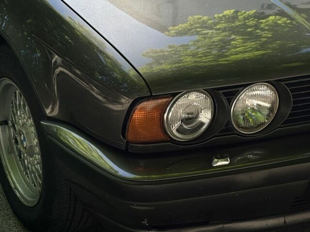 Серый БМВ 5 Серия, объемом двигателя 2 л и пробегом 250 тыс. км за 3000 $, фото 5 на Automoto.ua