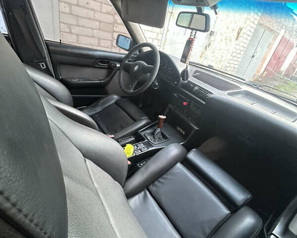 Серый БМВ 5 Серия, объемом двигателя 2 л и пробегом 425 тыс. км за 2700 $, фото 3 на Automoto.ua