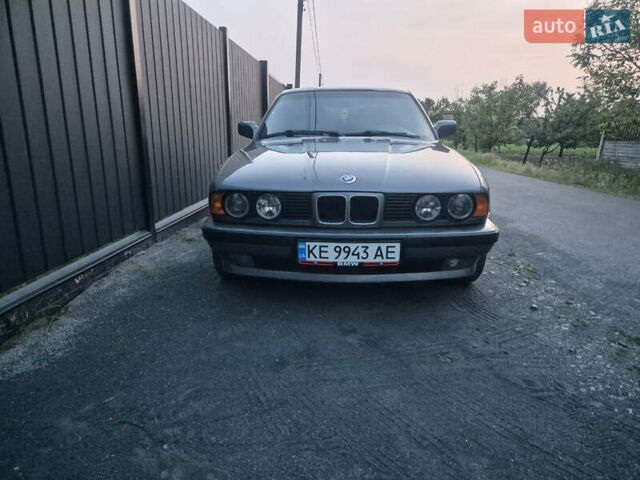 Серый БМВ 5 Серия, объемом двигателя 2.5 л и пробегом 332 тыс. км за 4800 $, фото 3 на Automoto.ua