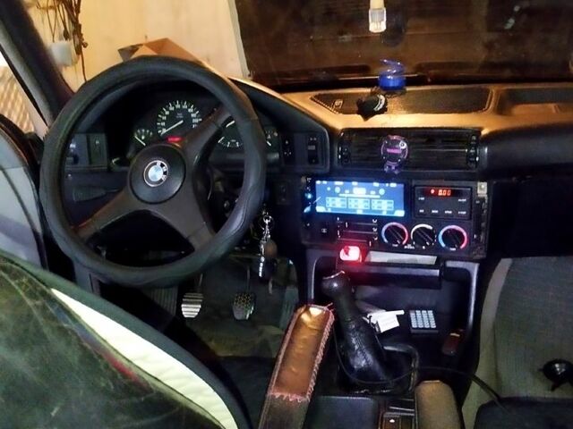 Серый БМВ 5 Серия, объемом двигателя 2 л и пробегом 150 тыс. км за 1900 $, фото 5 на Automoto.ua