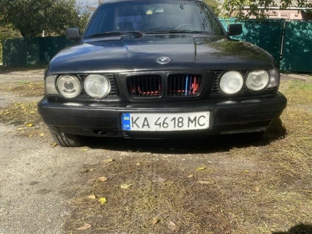 Серый БМВ 5 Серия, объемом двигателя 2 л и пробегом 500 тыс. км за 2400 $, фото 2 на Automoto.ua