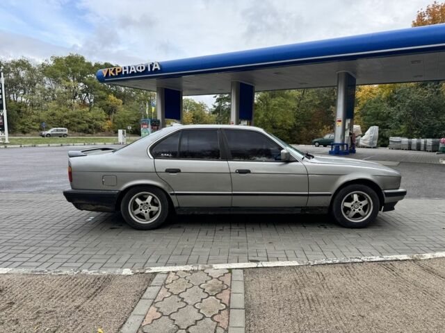 Серый БМВ 5 Серия, объемом двигателя 2.5 л и пробегом 3 тыс. км за 2100 $, фото 1 на Automoto.ua