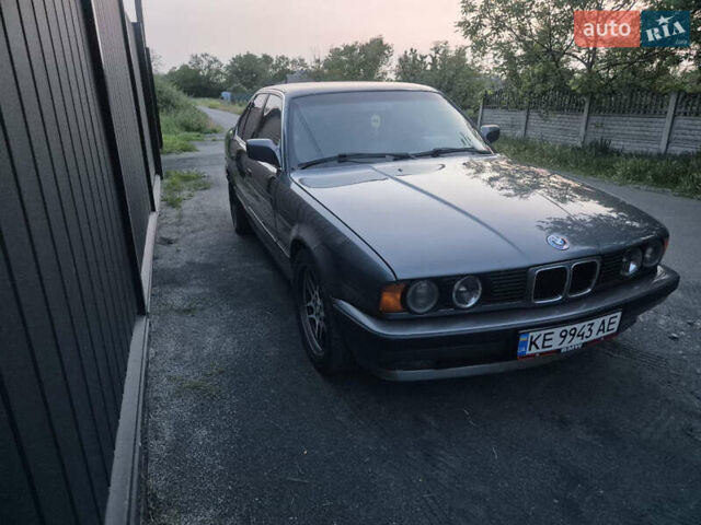 Серый БМВ 5 Серия, объемом двигателя 2.5 л и пробегом 332 тыс. км за 4800 $, фото 2 на Automoto.ua