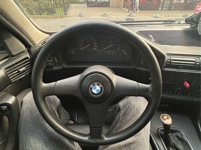 Серый БМВ 5 Серия, объемом двигателя 2.5 л и пробегом 235 тыс. км за 1250 $, фото 2 на Automoto.ua