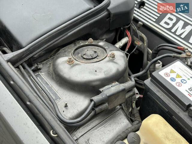 Сірий БМВ 5 Серія, об'ємом двигуна 1.99 л та пробігом 250 тис. км за 3000 $, фото 13 на Automoto.ua