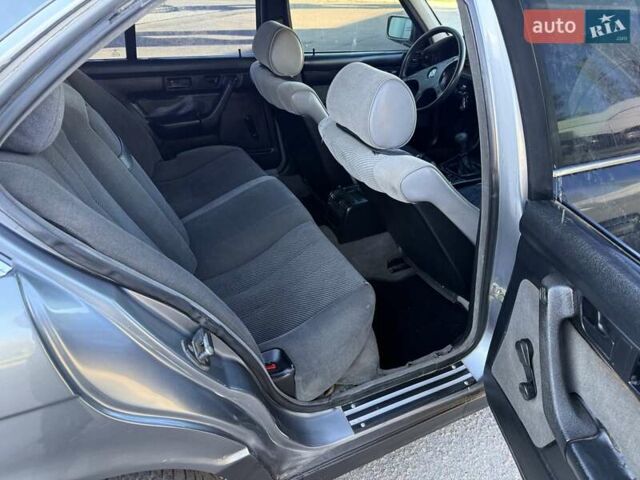 Серый БМВ 5 Серия, объемом двигателя 2 л и пробегом 295 тыс. км за 3000 $, фото 9 на Automoto.ua
