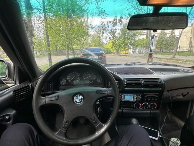 Серый БМВ 5 Серия, объемом двигателя 2 л и пробегом 250 тыс. км за 3000 $, фото 7 на Automoto.ua