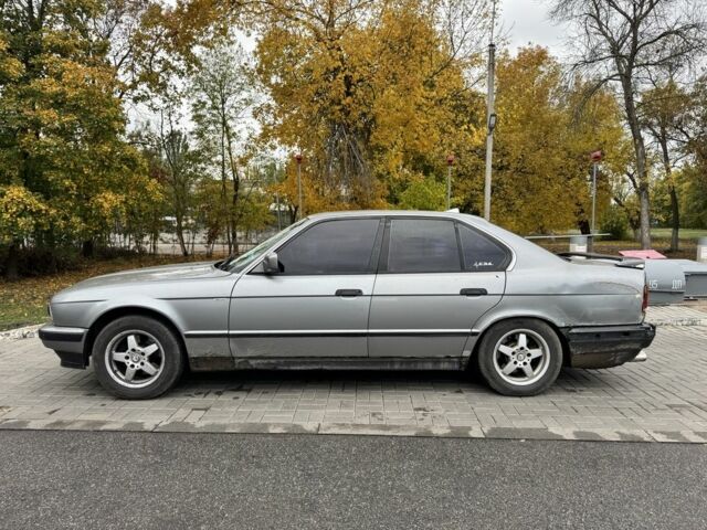 Серый БМВ 5 Серия, объемом двигателя 2.5 л и пробегом 3 тыс. км за 2100 $, фото 3 на Automoto.ua