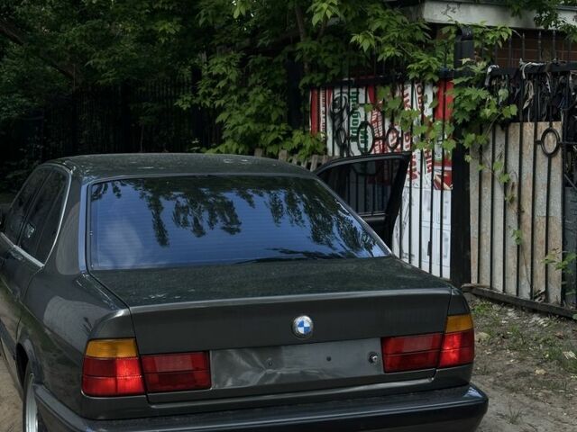 Серый БМВ 5 Серия, объемом двигателя 2 л и пробегом 250 тыс. км за 3000 $, фото 2 на Automoto.ua