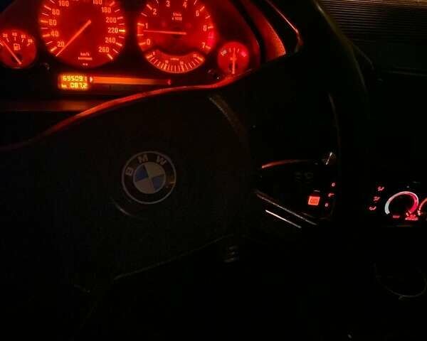 Серый БМВ 5 Серия, объемом двигателя 2.5 л и пробегом 300 тыс. км за 1550 $, фото 7 на Automoto.ua