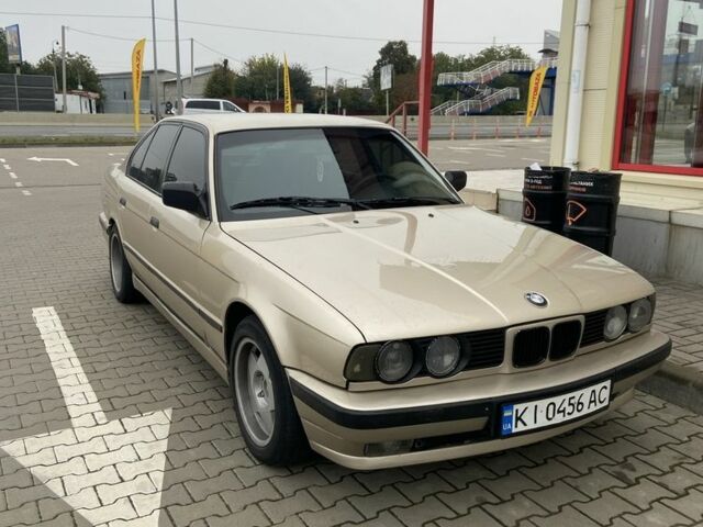 Серый БМВ 5 Серия, объемом двигателя 2 л и пробегом 333 тыс. км за 3500 $, фото 3 на Automoto.ua