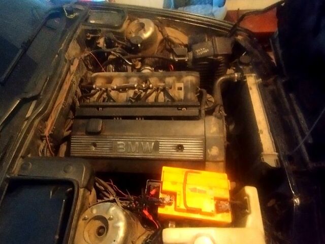 Серый БМВ 5 Серия, объемом двигателя 2 л и пробегом 150 тыс. км за 1900 $, фото 4 на Automoto.ua