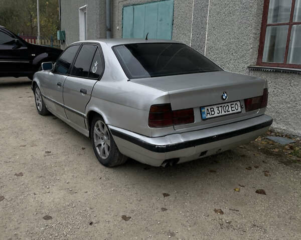 Серый БМВ 5 Серия, объемом двигателя 2.49 л и пробегом 400 тыс. км за 1700 $, фото 1 на Automoto.ua