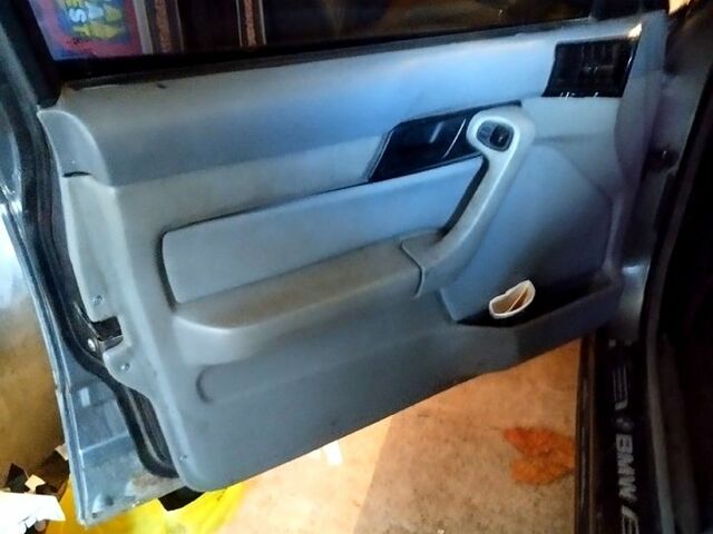 Серый БМВ 5 Серия, объемом двигателя 2 л и пробегом 150 тыс. км за 1900 $, фото 6 на Automoto.ua