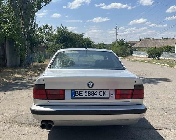 Серый БМВ 5 Серия, объемом двигателя 2.5 л и пробегом 400 тыс. км за 4200 $, фото 6 на Automoto.ua