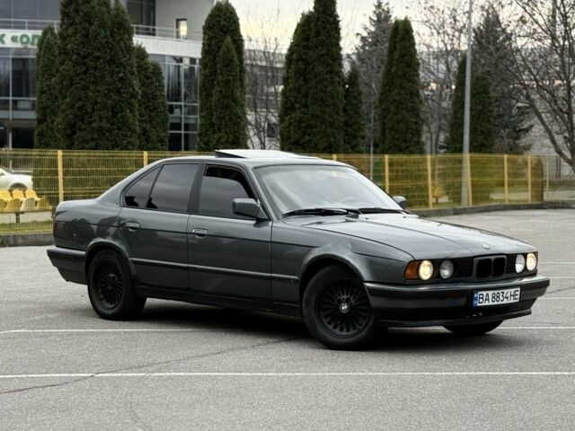 Сірий БМВ 5 Серія, об'ємом двигуна 2 л та пробігом 29 тис. км за 2300 $, фото 1 на Automoto.ua