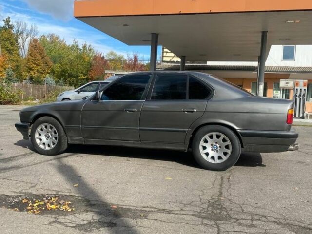 Сірий БМВ 5 Серія, об'ємом двигуна 0 л та пробігом 300 тис. км за 1900 $, фото 6 на Automoto.ua