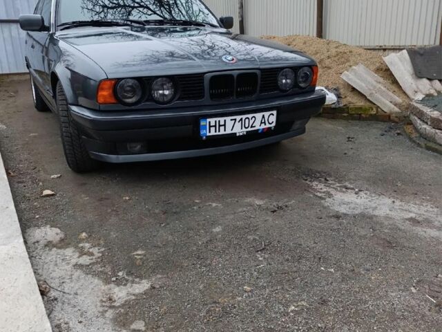 Серый БМВ 5 Серия, объемом двигателя 2 л и пробегом 350 тыс. км за 1700 $, фото 3 на Automoto.ua