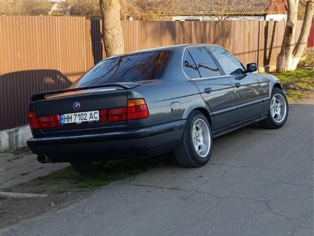 Серый БМВ 5 Серия, объемом двигателя 2 л и пробегом 350 тыс. км за 1700 $, фото 1 на Automoto.ua