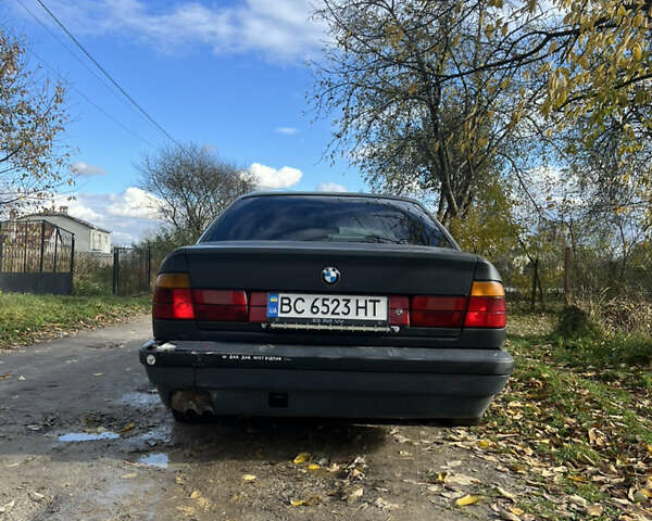 Сірий БМВ 5 Серія, об'ємом двигуна 1.99 л та пробігом 300 тис. км за 1500 $, фото 3 на Automoto.ua