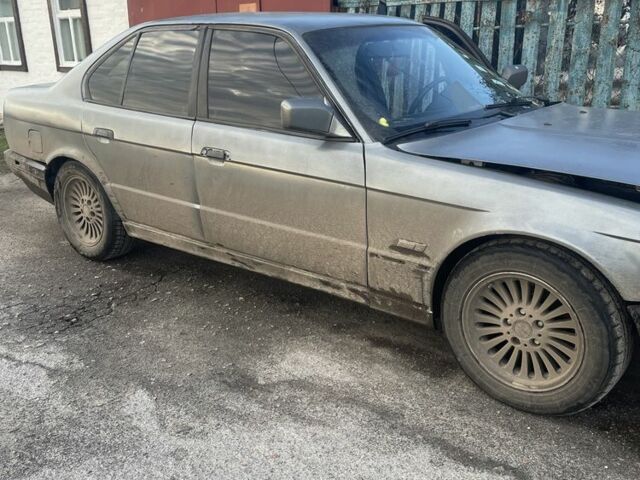 Серый БМВ 5 Серия, объемом двигателя 2 л и пробегом 500 тыс. км за 2500 $, фото 3 на Automoto.ua