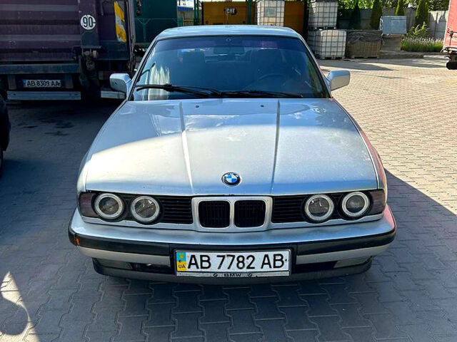 Серый БМВ 5 Серия, объемом двигателя 2 л и пробегом 392 тыс. км за 1850 $, фото 1 на Automoto.ua