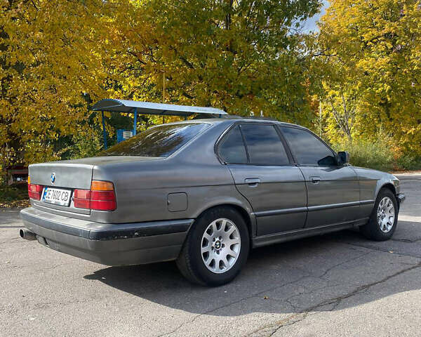 Серый БМВ 5 Серия, объемом двигателя 1.99 л и пробегом 300 тыс. км за 1900 $, фото 3 на Automoto.ua