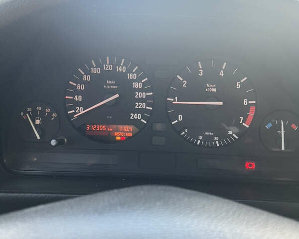 Сірий БМВ 5 Серія, об'ємом двигуна 1.99 л та пробігом 300 тис. км за 1500 $, фото 9 на Automoto.ua