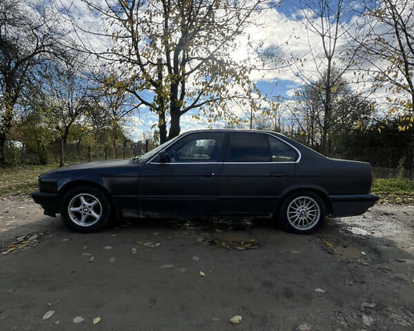 Сірий БМВ 5 Серія, об'ємом двигуна 1.99 л та пробігом 300 тис. км за 1500 $, фото 4 на Automoto.ua