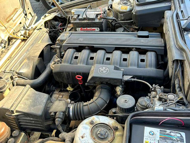 Серый БМВ 5 Серия, объемом двигателя 2 л и пробегом 392 тыс. км за 1850 $, фото 2 на Automoto.ua