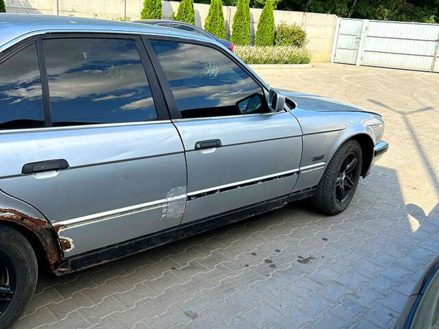 Серый БМВ 5 Серия, объемом двигателя 2 л и пробегом 392 тыс. км за 1850 $, фото 4 на Automoto.ua