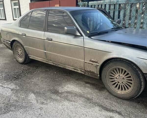 Серый БМВ 5 Серия, объемом двигателя 2 л и пробегом 500 тыс. км за 2500 $, фото 2 на Automoto.ua