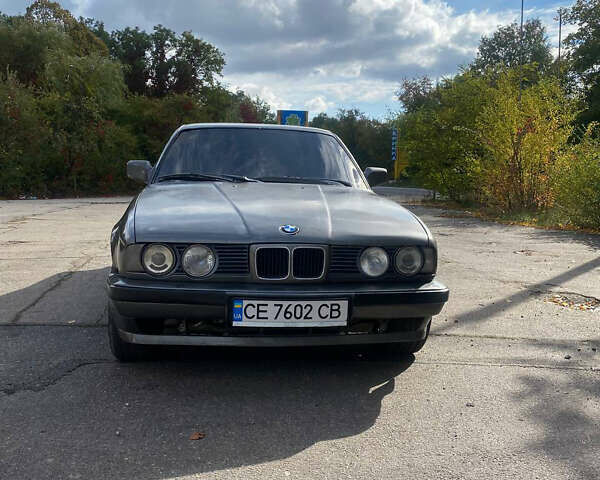 Серый БМВ 5 Серия, объемом двигателя 1.99 л и пробегом 300 тыс. км за 1900 $, фото 1 на Automoto.ua