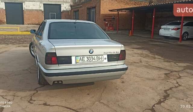 Серый БМВ 5 Серия, объемом двигателя 2.5 л и пробегом 332 тыс. км за 4200 $, фото 3 на Automoto.ua