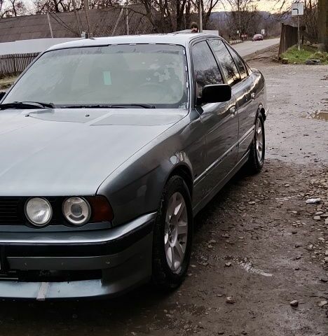 Серый БМВ 5 Серия, объемом двигателя 2.5 л и пробегом 300 тыс. км за 2200 $, фото 3 на Automoto.ua