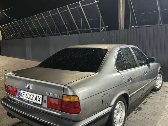 Серый БМВ 5 Серия, объемом двигателя 2 л и пробегом 1 тыс. км за 2600 $, фото 1 на Automoto.ua