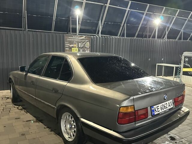 Серый БМВ 5 Серия, объемом двигателя 2 л и пробегом 1 тыс. км за 2600 $, фото 3 на Automoto.ua